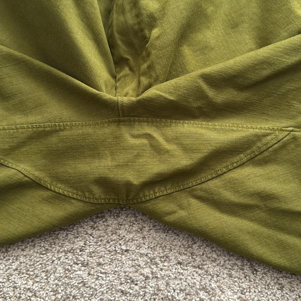 Men’s Lululemon Shorts: Commission Classic Fit - Picture 6 of 6